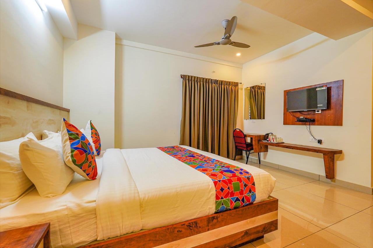 Hotel Fabhotel Shakthi - Nr Jayadeva Hospital 3*