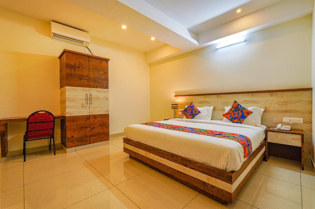 Hotel Fabhotel Shakthi - Nr Jayadeva Hospital 3*