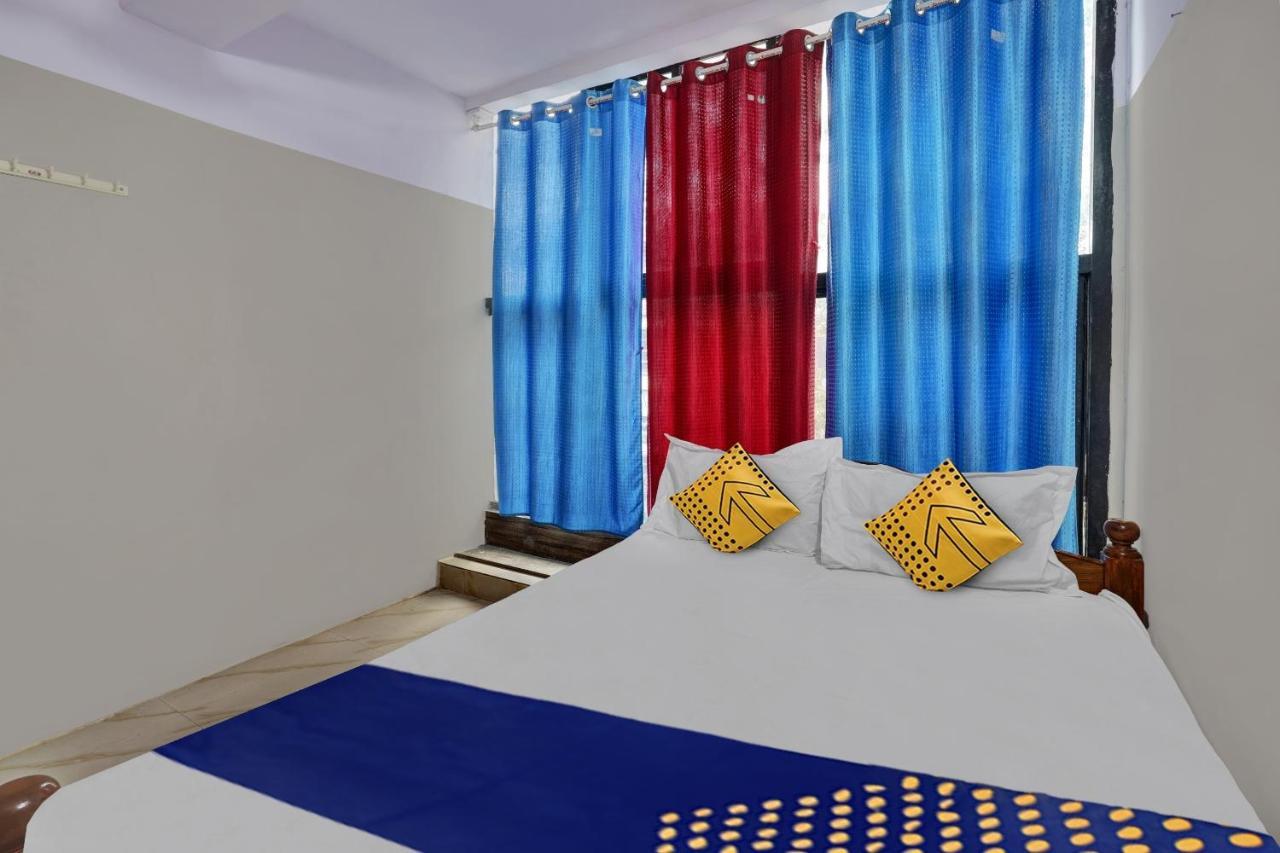 Spot On Canton And Boarding Hotel 2*