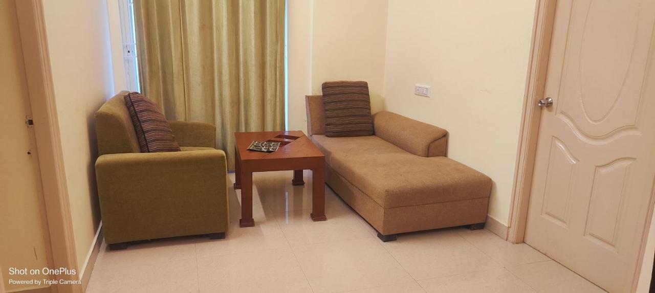Apartment Hazel Manyata *
