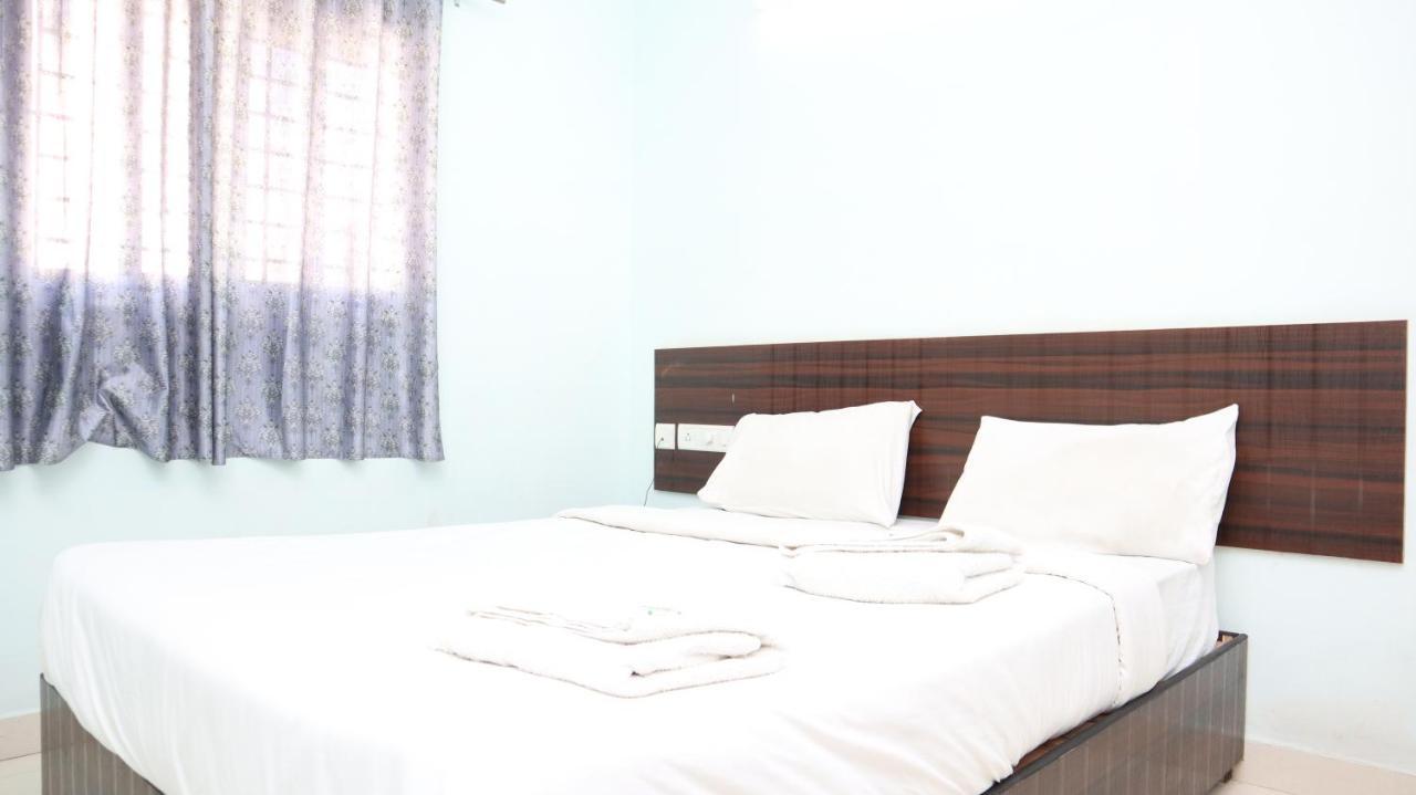 Hotel Smile Karanji Comforts