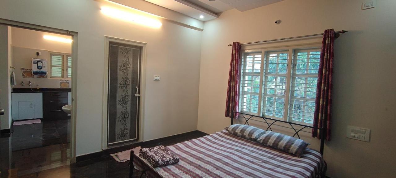 Rrm - Jambu Savari Dinne Apartment