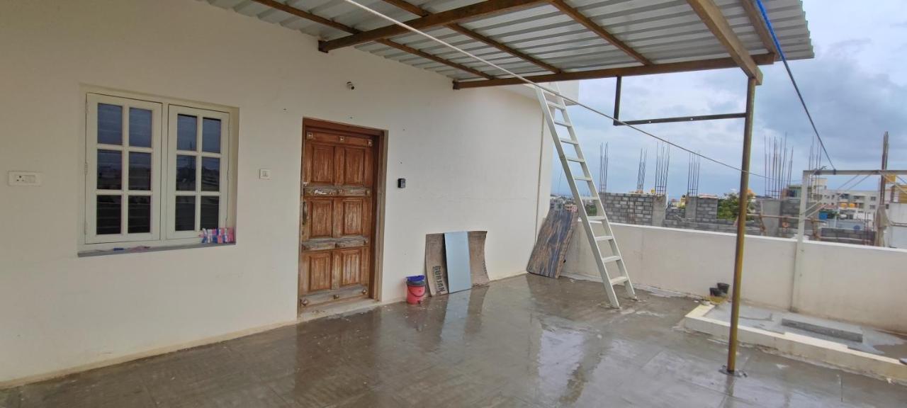 Rrm - Jambu Savari Dinne Apartment