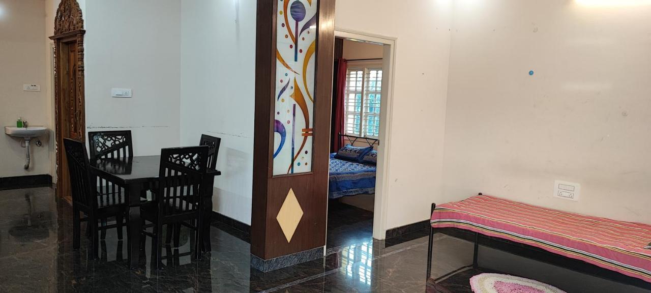 Rrm - Jambu Savari Dinne Apartment *