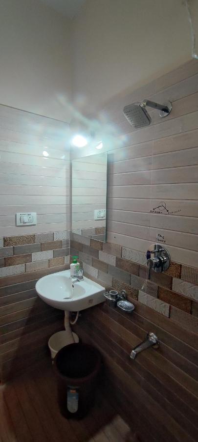 Rrm - Jambu Savari Dinne Bangalore