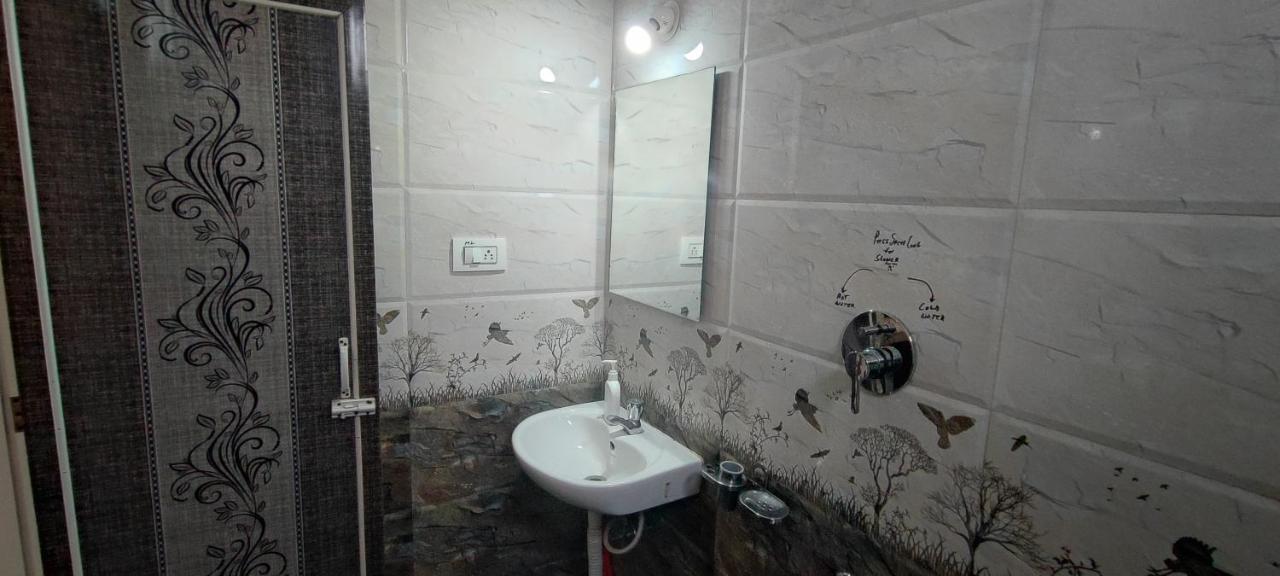 Rrm - Jambu Savari Dinne * Bangalore