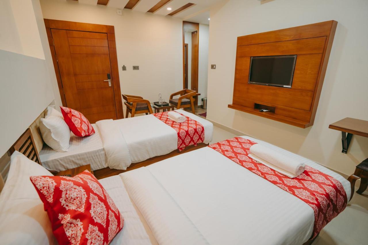 Saavees Residency Hotel