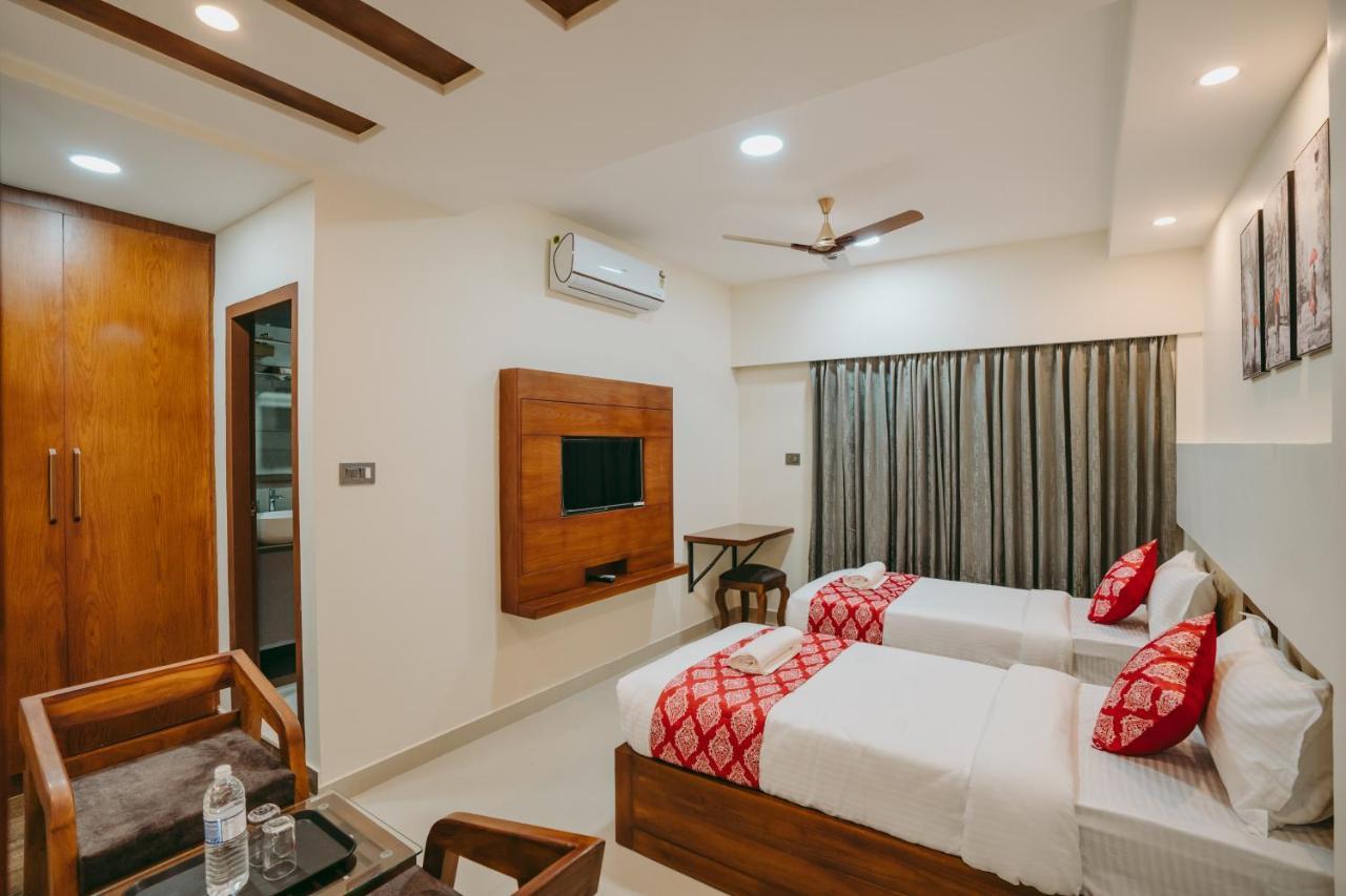 Saavees Residency Hotel