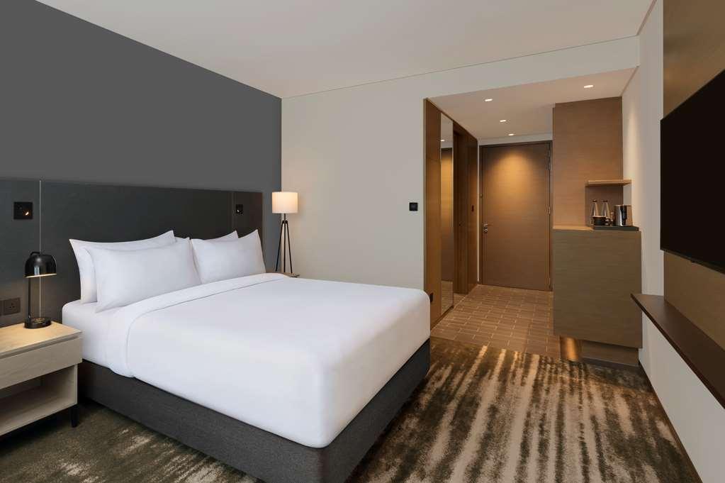 Hotel Hilton Garden Embassy Manyata Business Park Bangalore