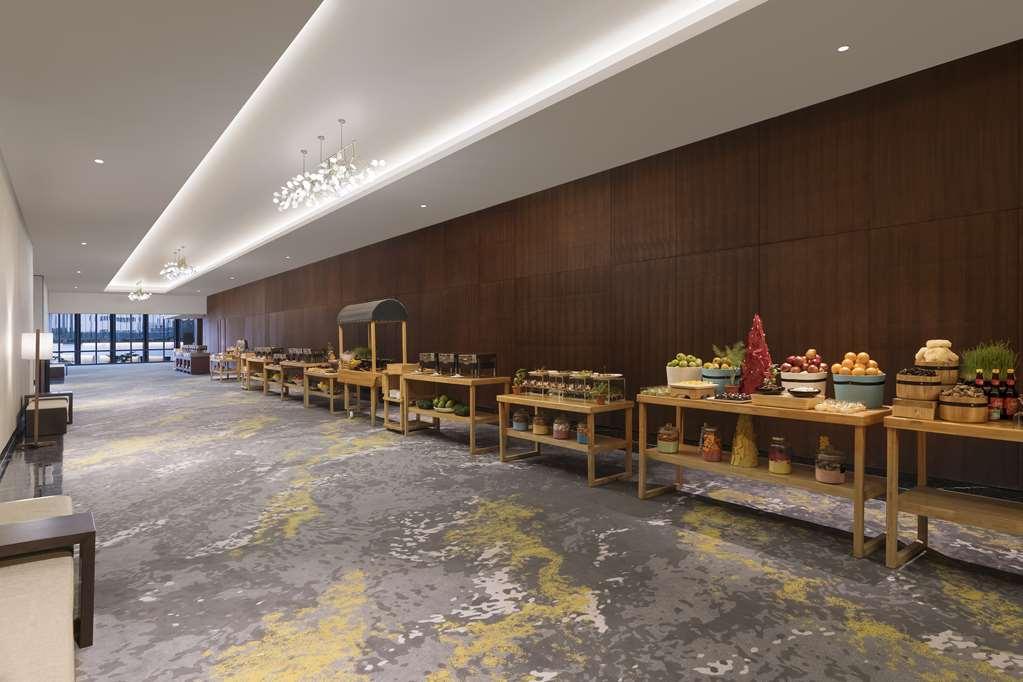 Hotel Hilton Embassy Manyata Business Park Bangalore