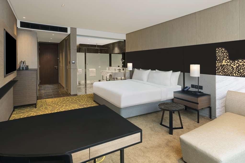 Hilton Embassy Manyata Business Park *