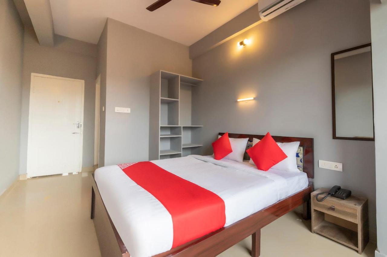 Hotel O Gold Inn Grey Hotel 4*