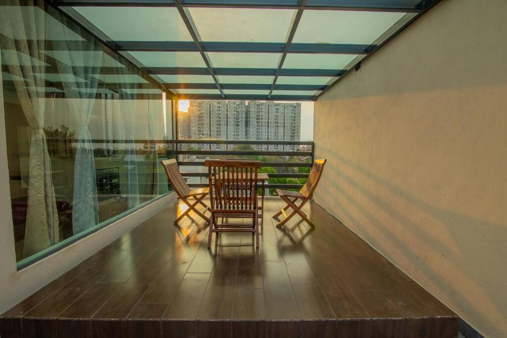 Apartment Awesome On 3rd Floor