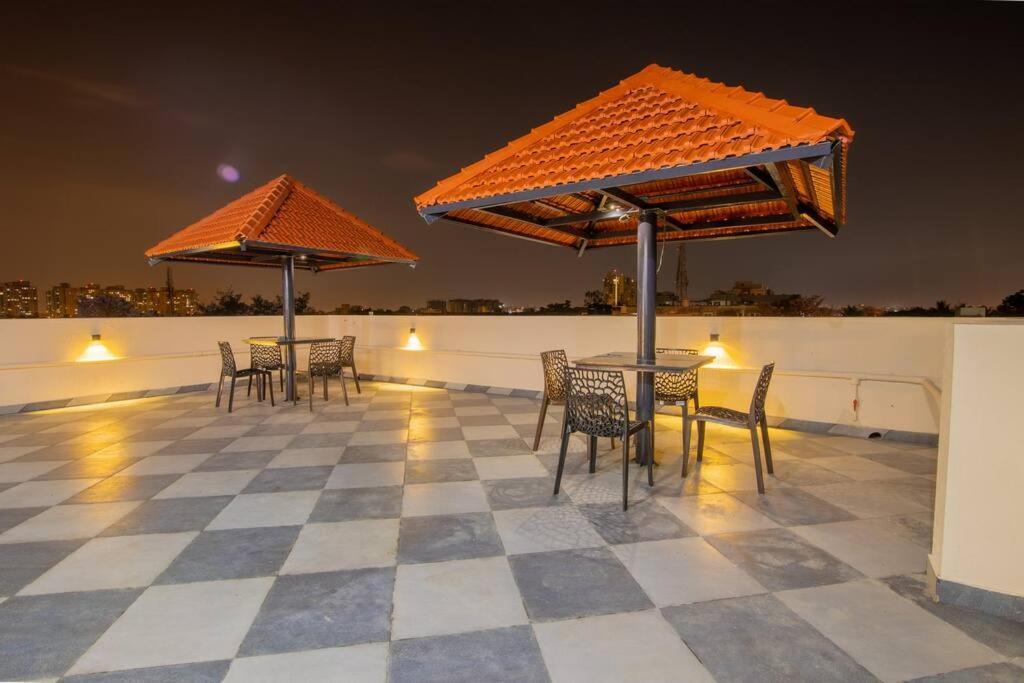 Awesome On 3rd Floor Apartment *