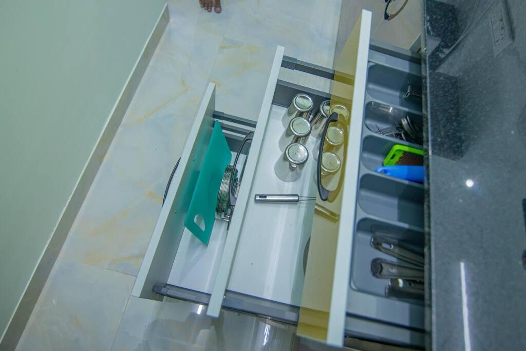 Awesome On 3rd Floor Apartment