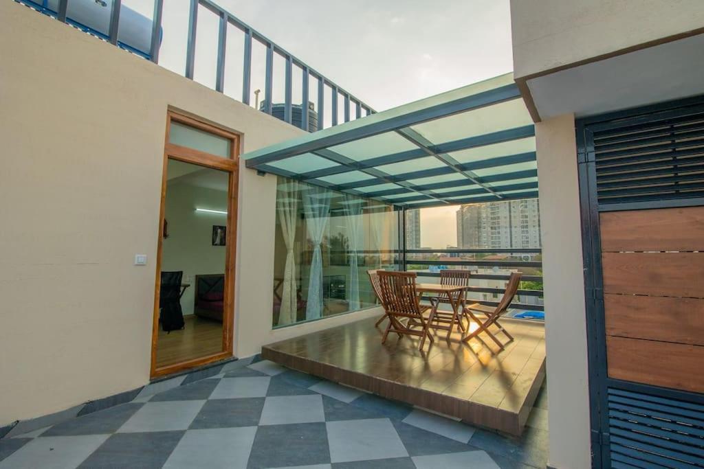 Awesome Unit In 2nd Floor *