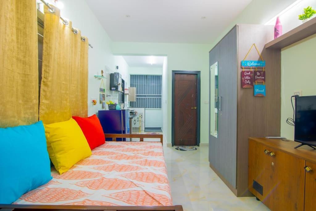 Awesome Unit In 2nd Floor Apartment