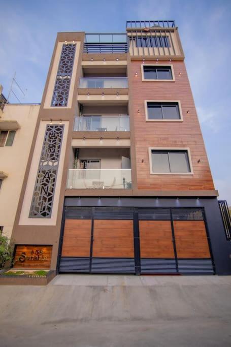 Awesome Unit In 2nd Floor Apartment