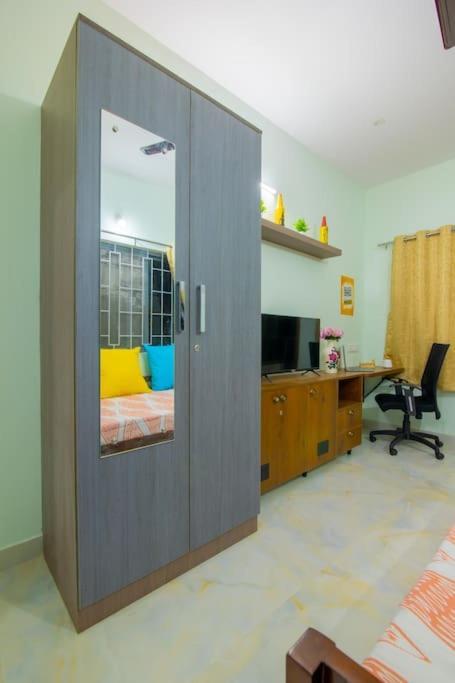 Awesome Unit In 2nd Floor Apartment