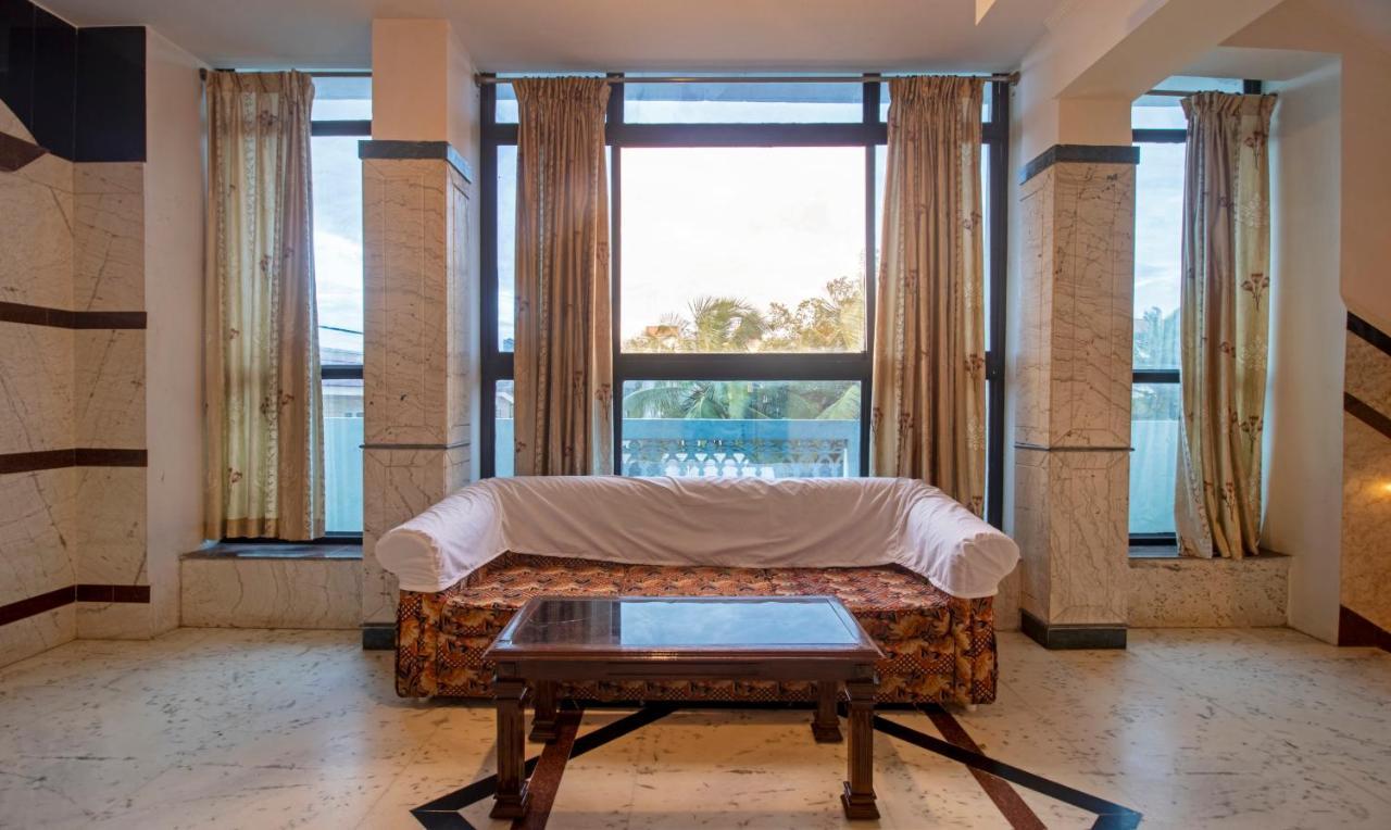 Hotel Treebo Seven Olives Hal 3*