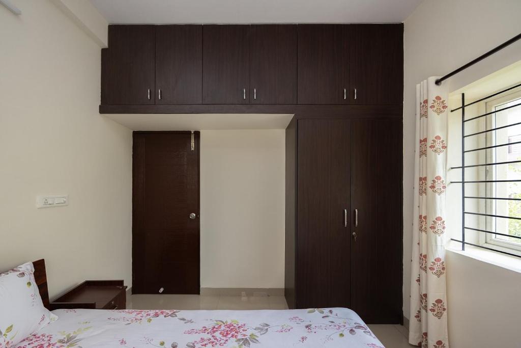 Apartment Contemporary With Balcony, *