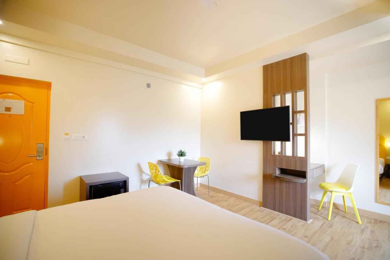 Bloom - Hal Old Airport Rd Hotel 3*