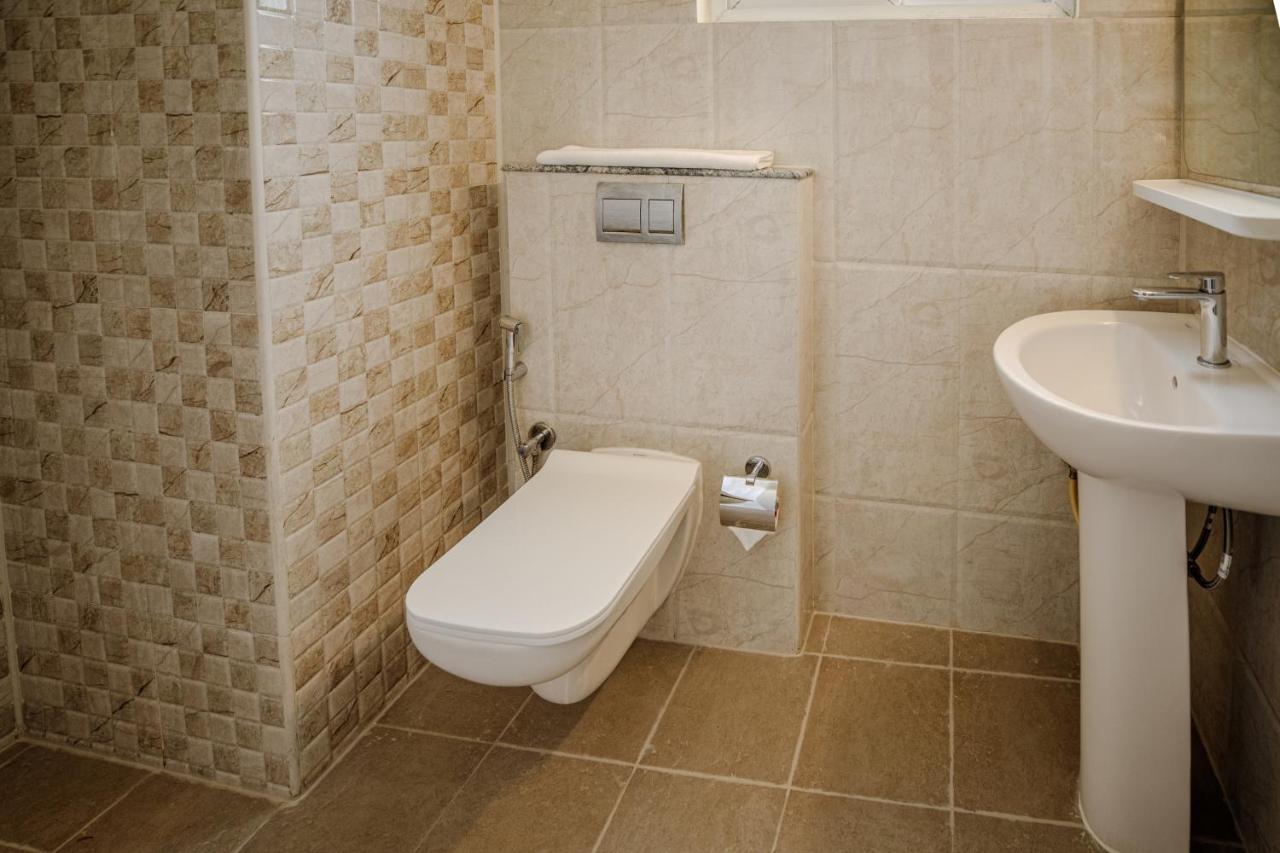 Hotel Bloom - Hal Old Airport Rd 3*