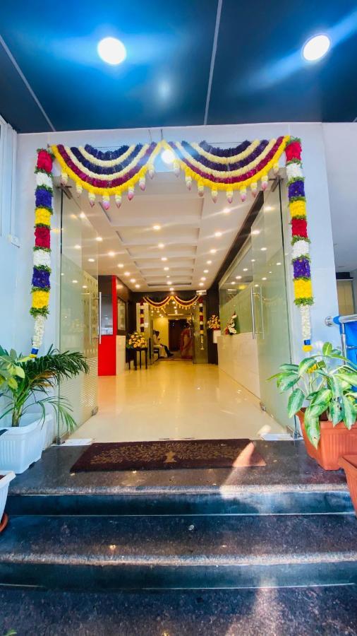 Suraksha Brookfield Hotel 3*