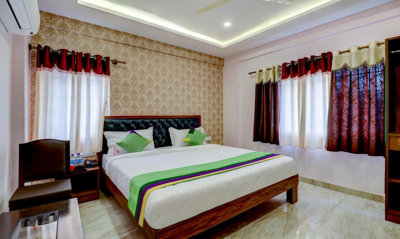 Hotel Treebo Three Street 3*