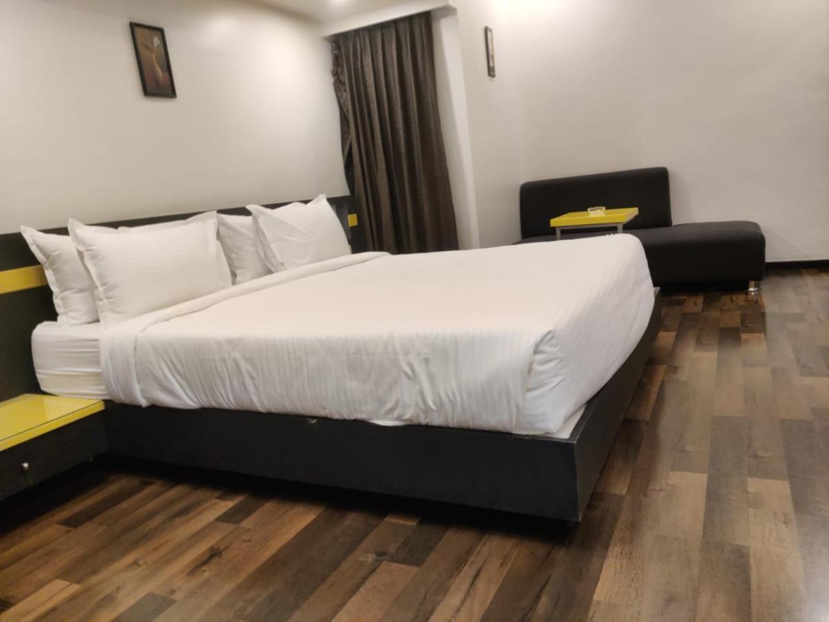 Alpha Suites Bed & Breakfast