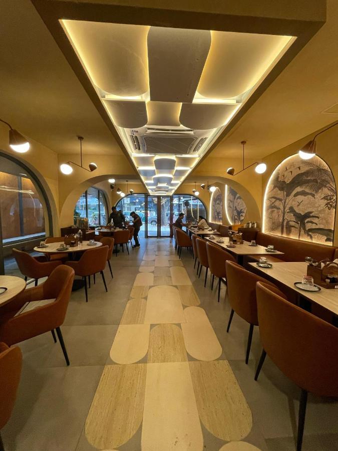 Le Grandeur * Bangalore