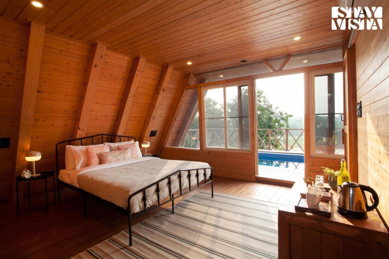 Stayvista At The Goldilocks With Pvt Pool & Gym Villa