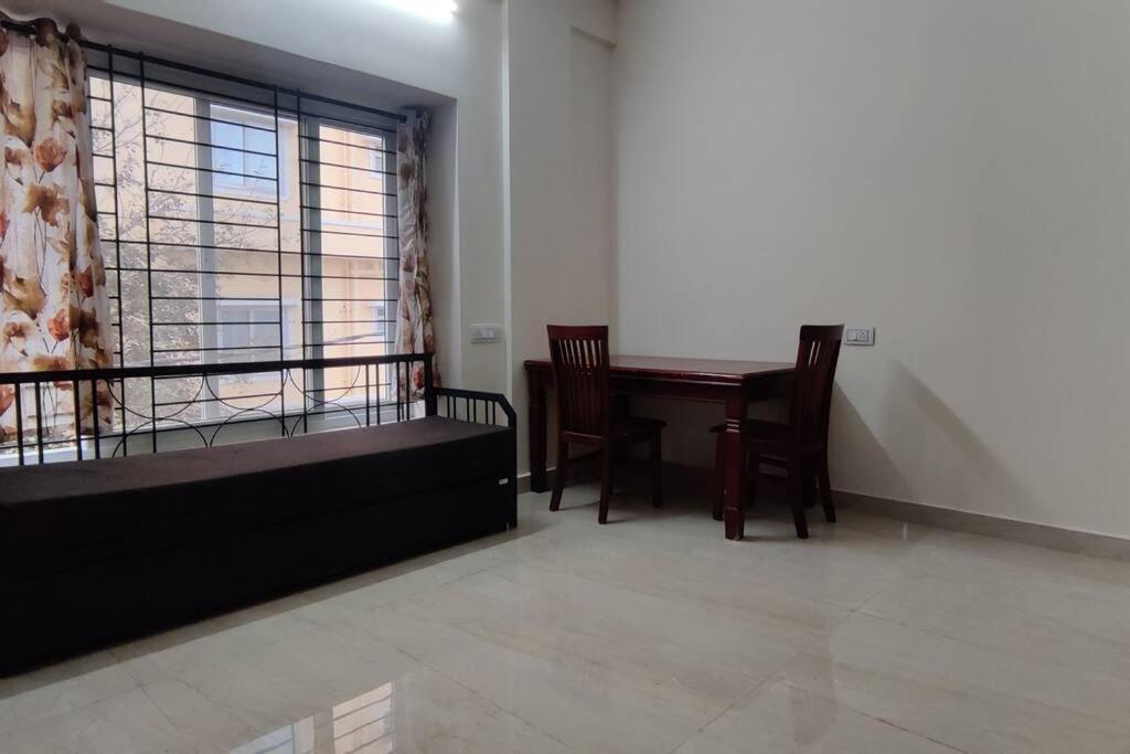 Apartment Attractive 2bhk Wid Kitchen&wifi *