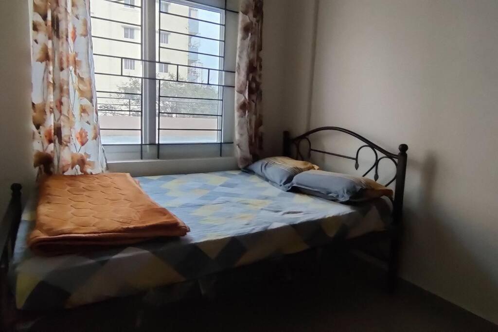 Attractive 2bhk Wid Kitchen&wifi Apartment *
