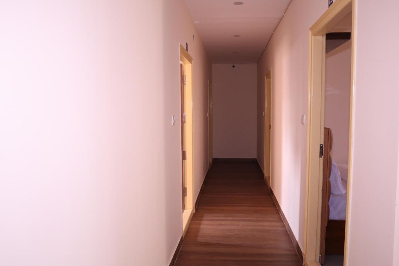 Smilestay Karanji Paradise Hotel 3*