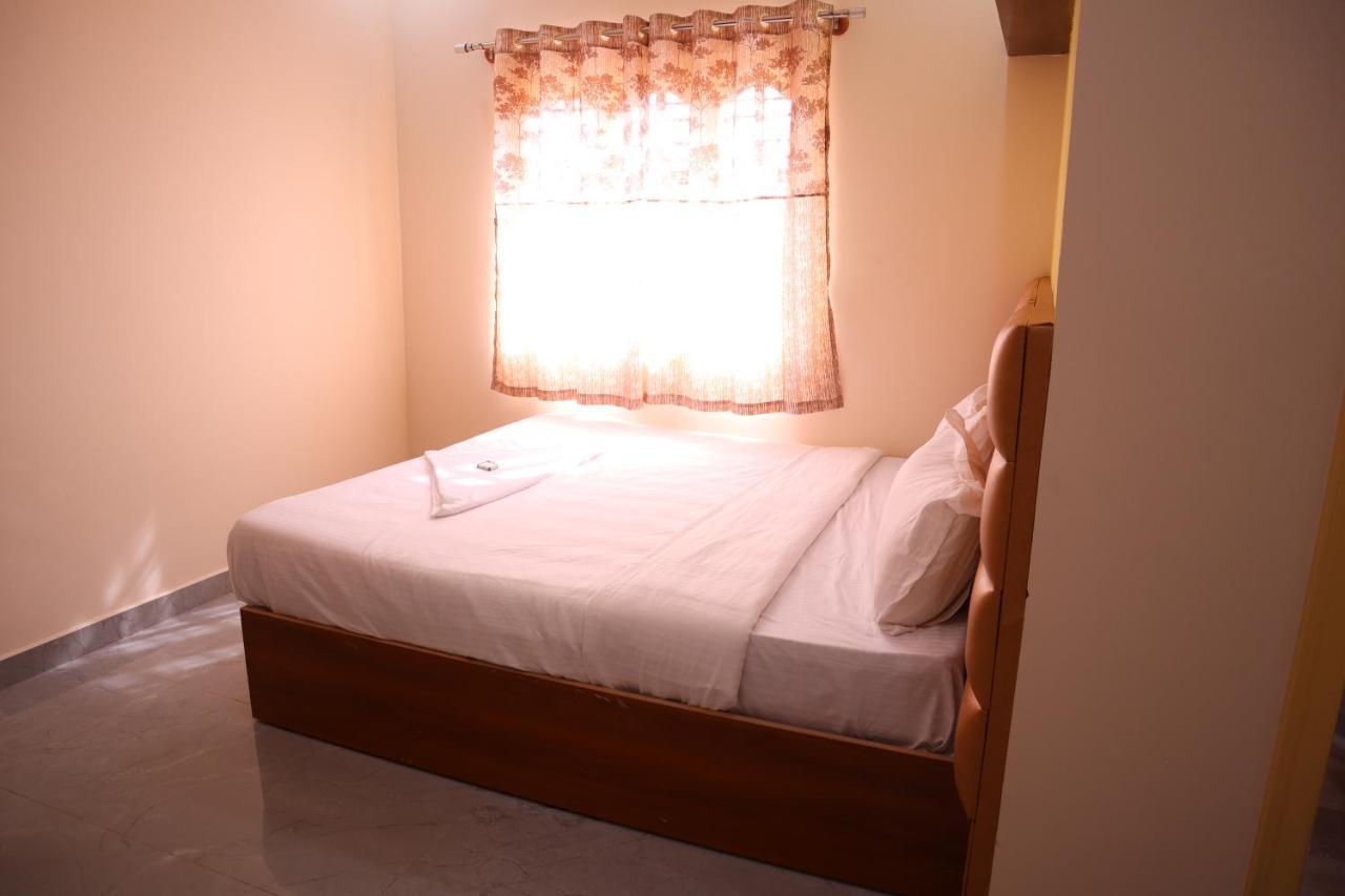Smilestay Karanji Paradise Hotel 3*