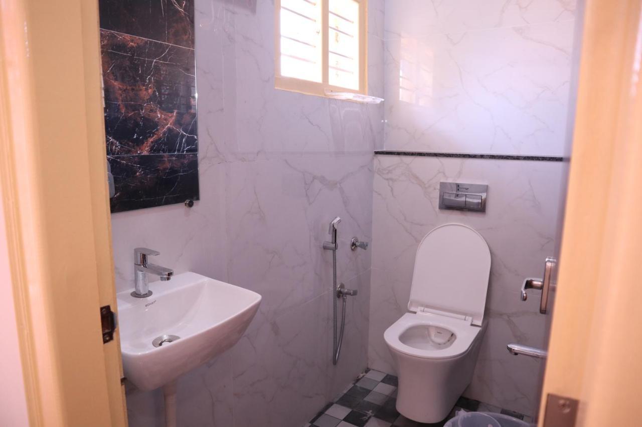 Smilestay Karanji Paradise Hotel 3*