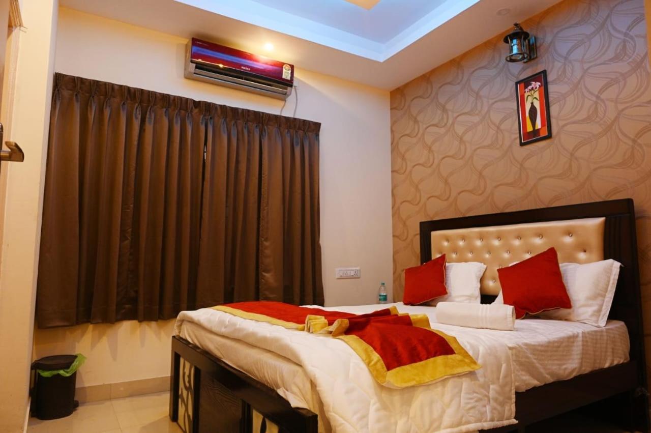 Urban Adams Service Hotel