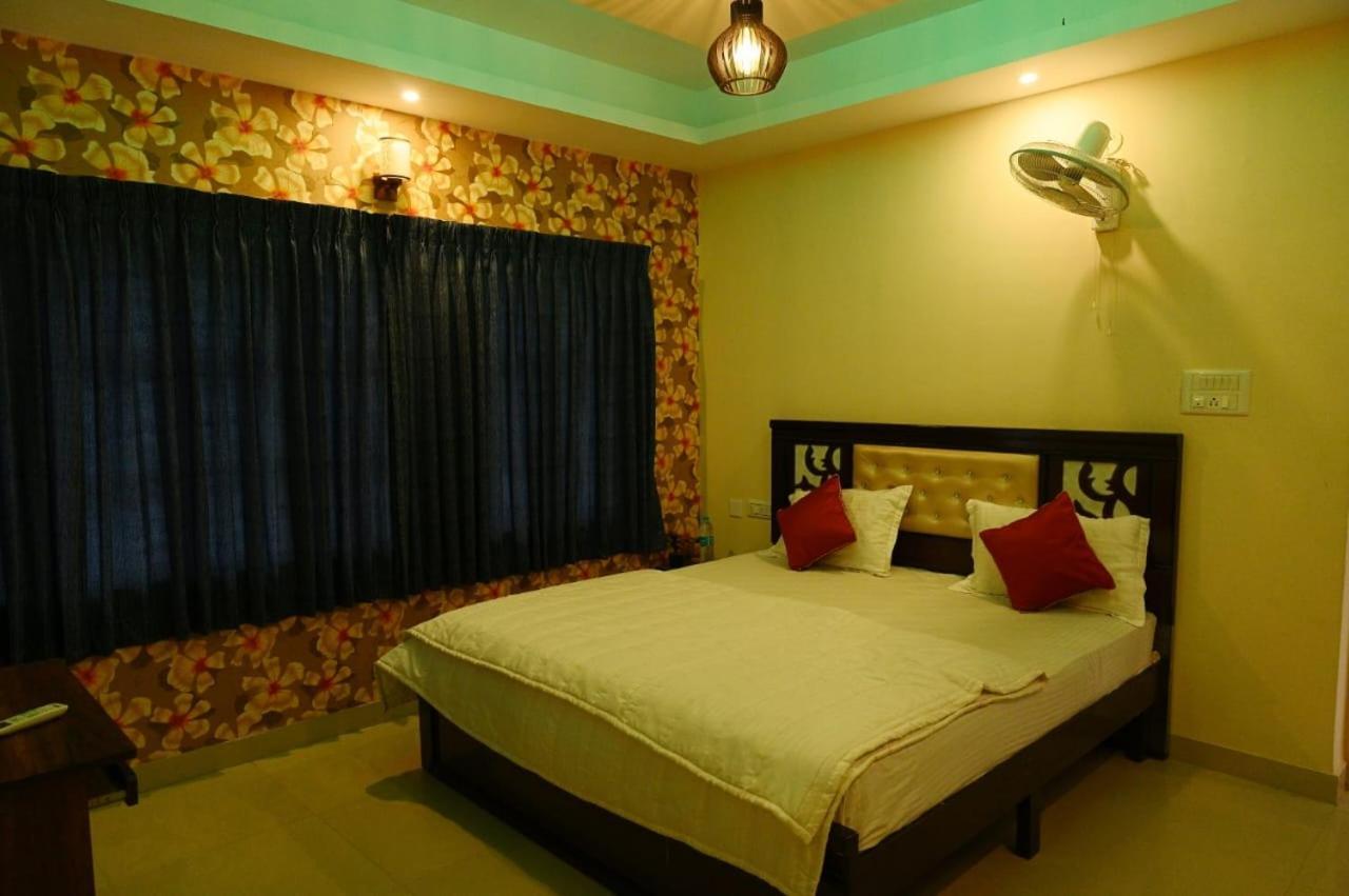 Urban Adams Service Hotel 3*
