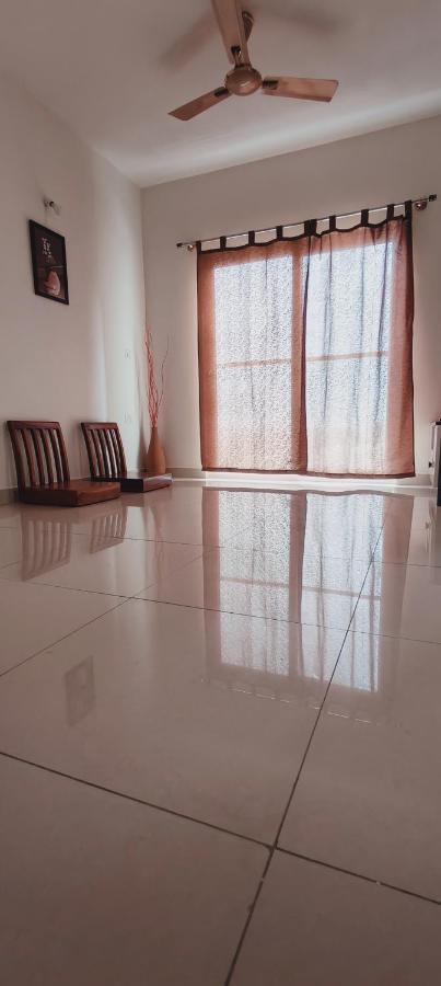 Apartment Extraspace Kanakpura Road *