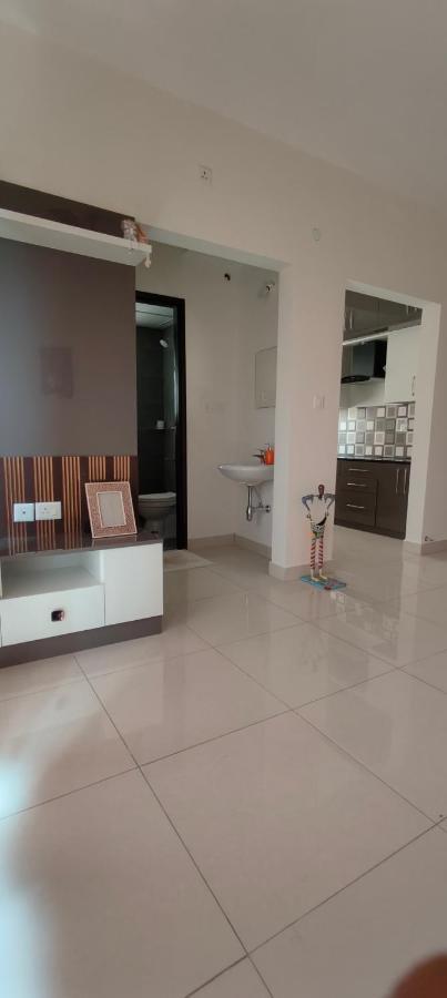 Apartment Extraspace Kanakpura Road