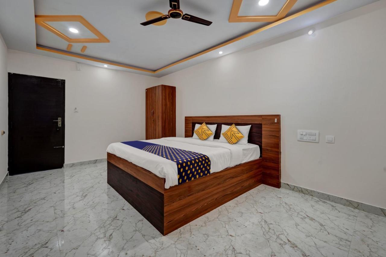 Spot On Sln Comforts Hotel 3*