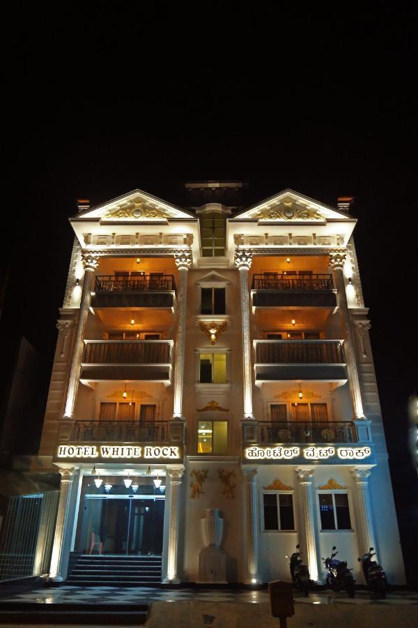 Hotel White Rock