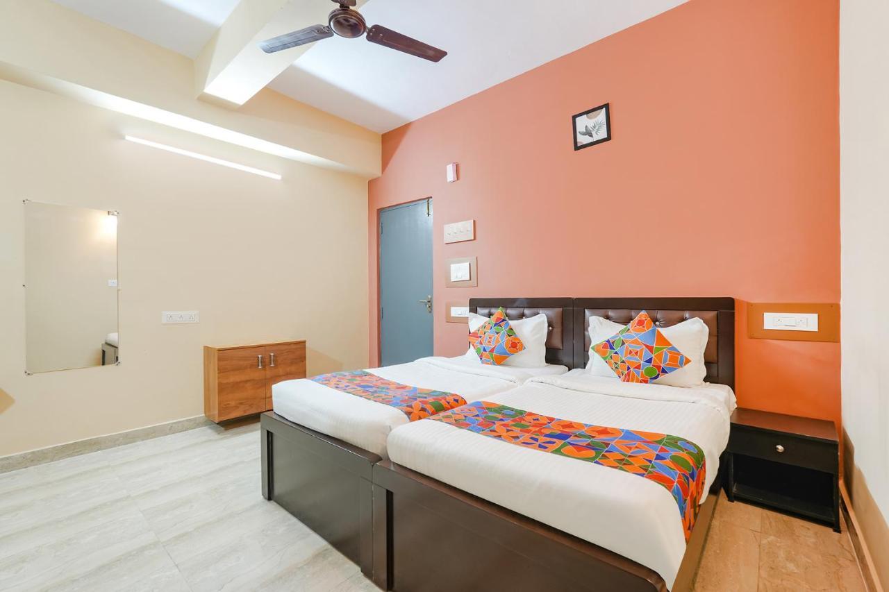 Fabhotel La Palma - Nr Rmz Eco World Hotel