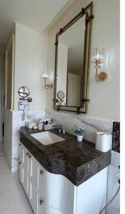 Luxury Leela Apartment, Near Airport,manyata Tech Park Apartment Bangalore