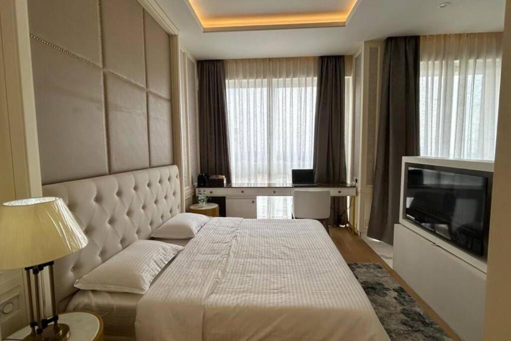 Luxury Leela Apartment, Near Airport,manyata Tech Park *
