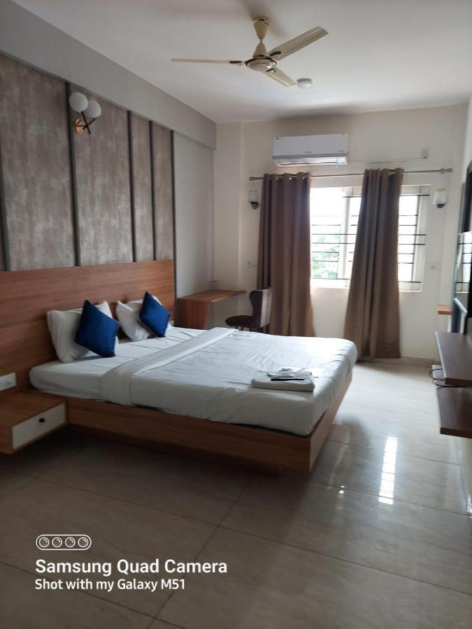 Love hotel Elevar Ayanna Bangalore
