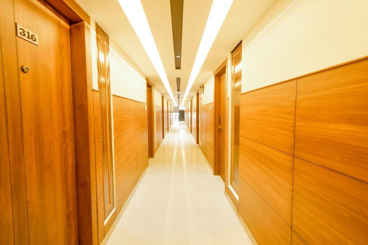 Fabhotel Royale Basant Residency - Gandhinagar Hotel