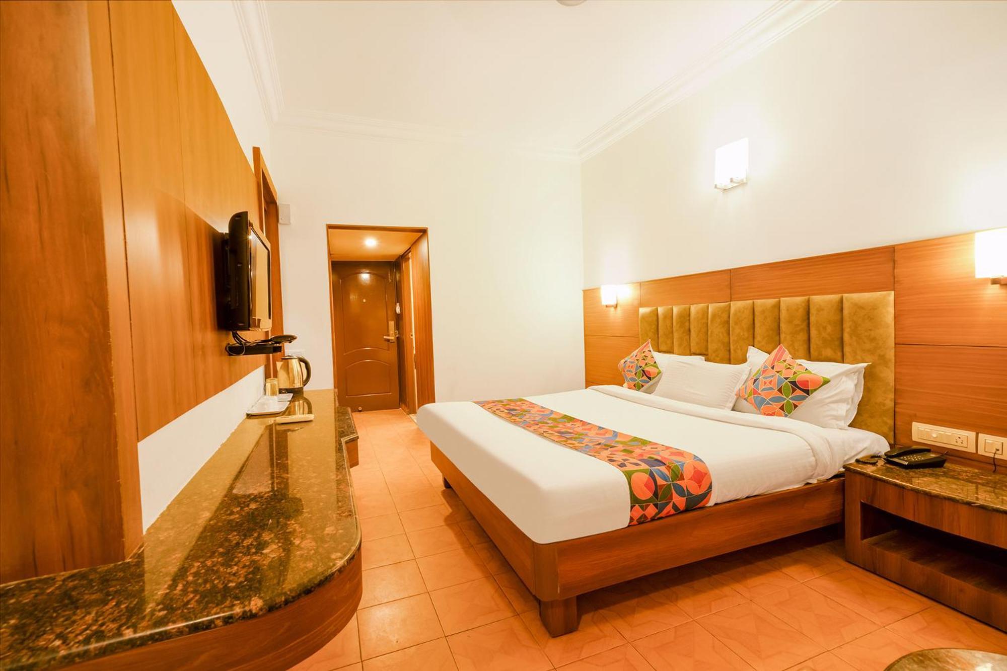 Fabhotel Royale Basant Residency - Gandhinagar 3*