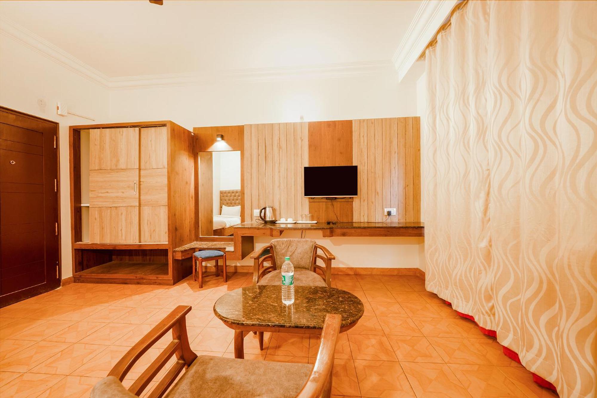 Hotel Fabhotel Royale Basant Residency - Gandhinagar Bangalore